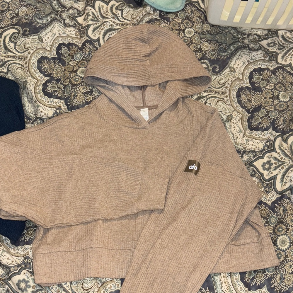 ALO Yoga Muse Cropped Hoodie